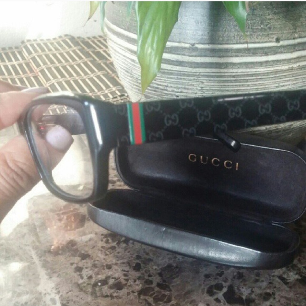 ***JUST SOLD IN OTHER SITE*** Gucci Glasses
